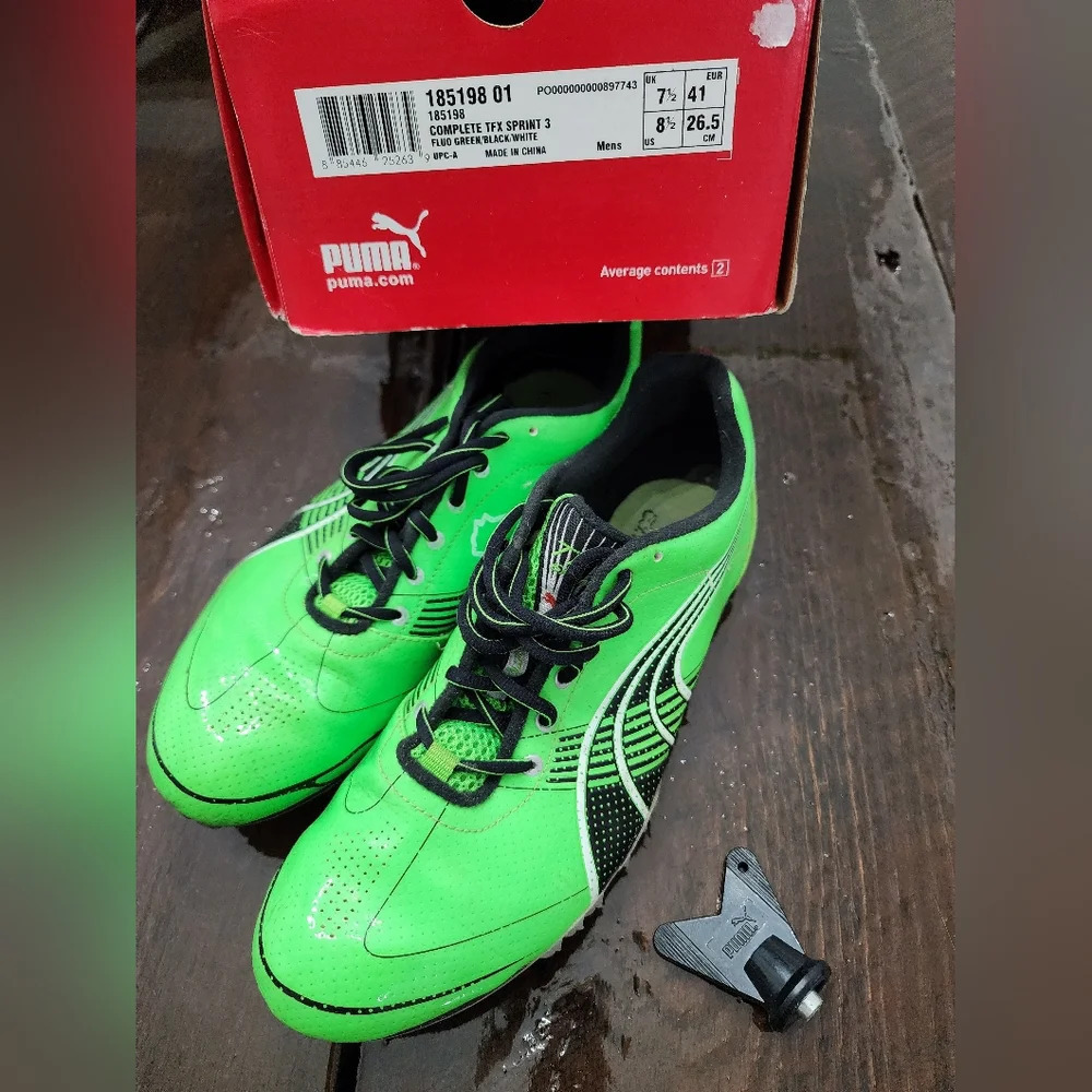 Puma Track Men's 8 1/2 shoes w/ spikes/spike tool/& box, bright green ๐HP๐โโ๏ธ